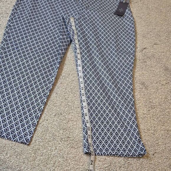 NYDJ Pants Womens Size 16 Blue White Diamond Pattern Cropped - Picture 5 of 7